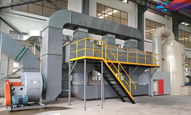 ����Դ�U��̎���O���Ј�ǰ��